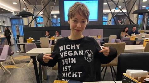 reddit nudes|Die militante Veganerin Nackt Bilder